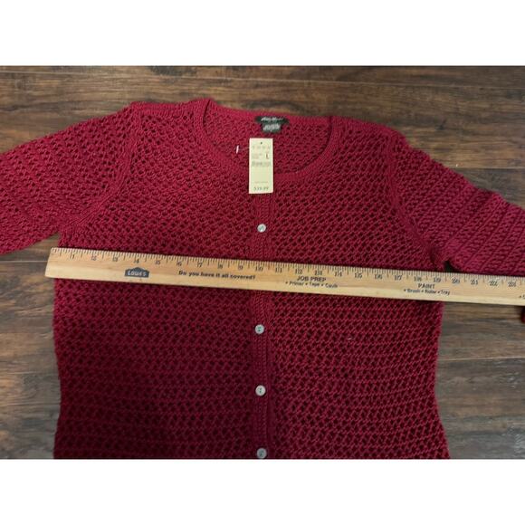 Eddie Bauer Womens Burgundy Crochet Cardigan 3/4 Sleeve Abalone Buttons Sz:L - Picture 4 of 4
